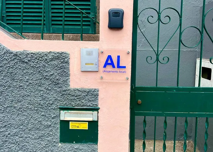Anchor House